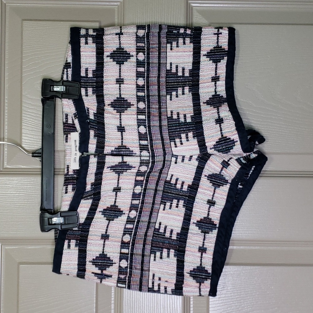 Life in progress tweed like boho shorts size large